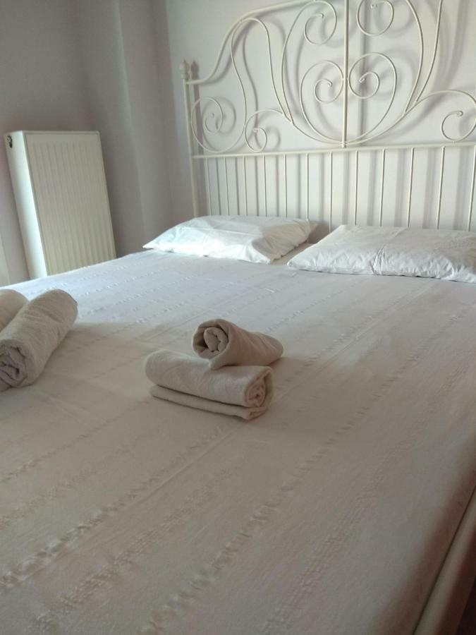 Nickys Place Perea Peraía 外观 照片